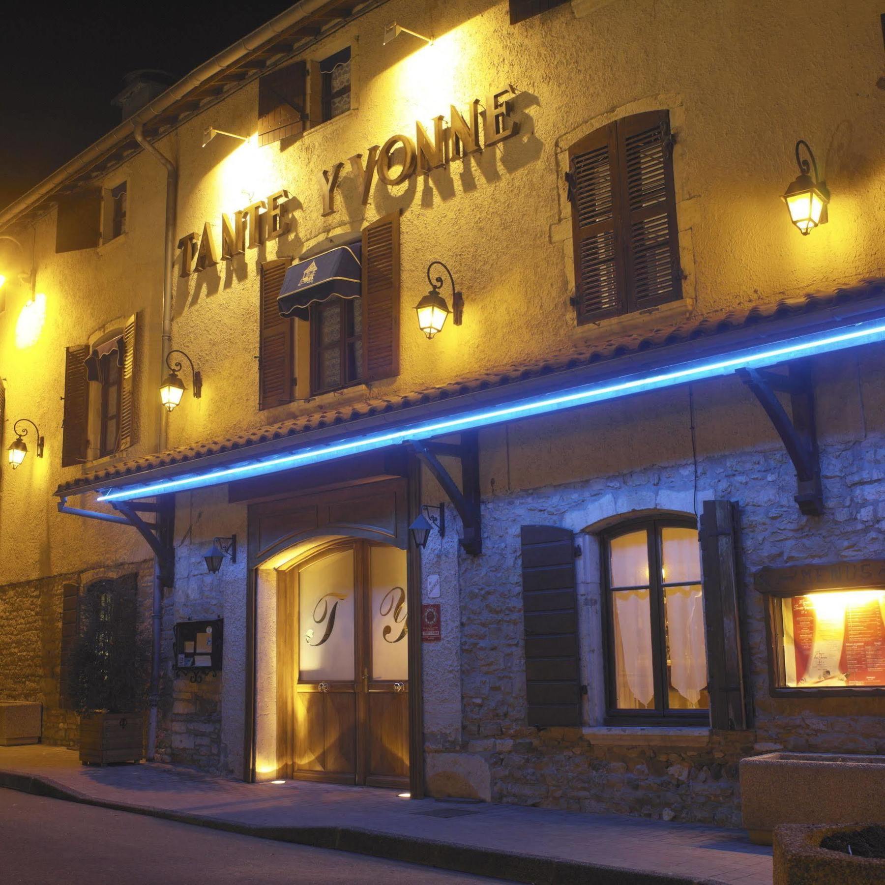 Logis Hotel Tante Yvonne & Son Restaurant Semi-Gastronomique - Lyon Nord Quincieux Екстериор снимка